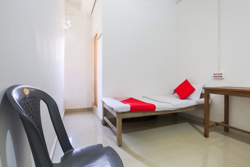 OYO 70647 Hotel Majestic, Jorhat, Jorhat