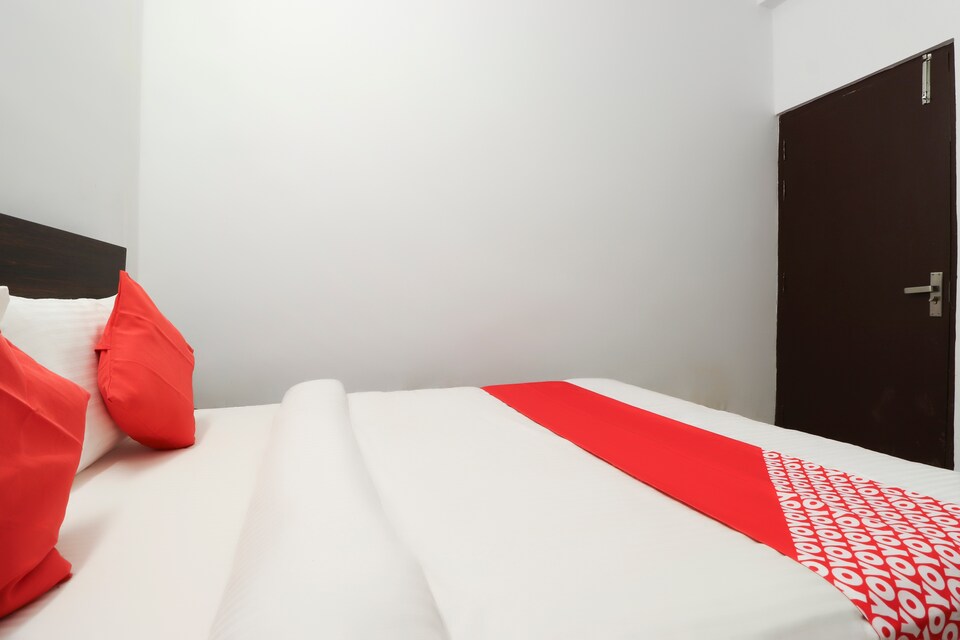 OYO 70656 Golden Tulipz, Gomti Nagar Lucknow, Lucknow