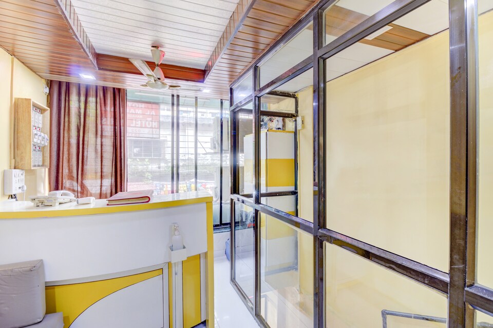 OYO Hotel Al Makkah Managed By Hotel Paris Near Marine Drive Beach, Mumbai CST-Churchgate-Colaba, Mumbai