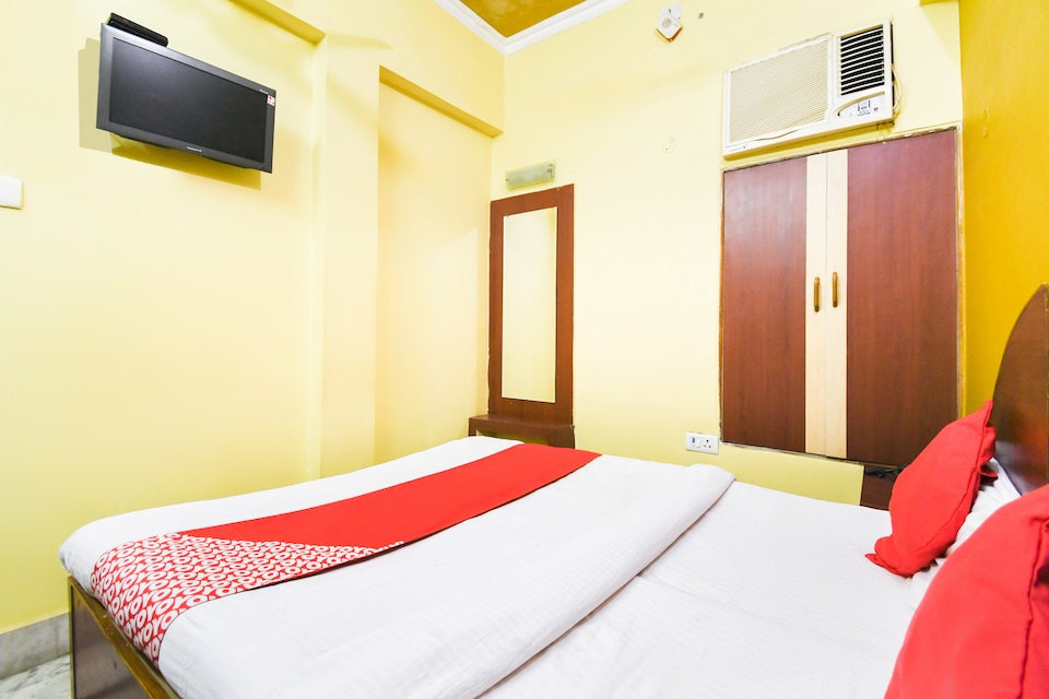 OYO 70662 Hotel Limra, Railway Station Allahabad, Prayagraj