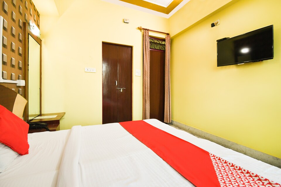 OYO 70662 Hotel Limra, Railway Station Allahabad, Prayagraj