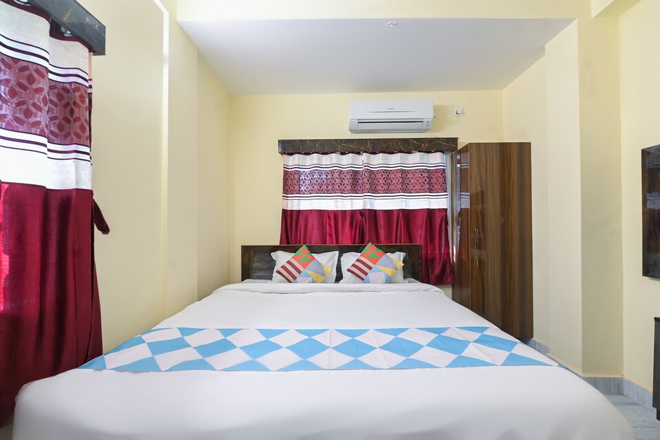 live on KOL2855, Sealdah Kolkata, Kolkata