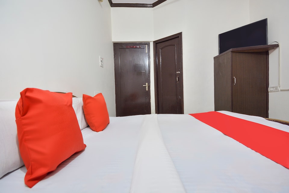 OYO 70669 Diamond Inn Guest House, Golden Temple Road Amritsar, Amritsar