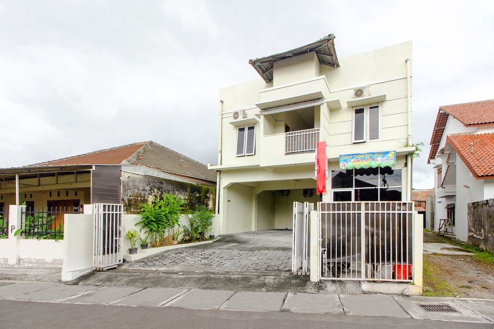 OYO 3083 D Kost 3 Syariah, Yogyakarta Ring 1, Yogyakarta