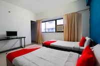 OYO Flagship 70693 Mohan service Apartment