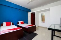 OYO Flagship 70693 Mohan service Apartment