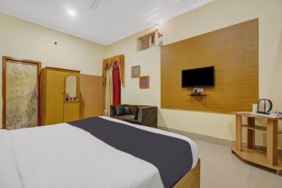 Townhouse OAK Gupta Inn, Cantonment, Varanasi