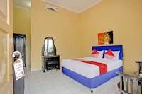 OYO 3096 Hotel Dewi Warsiki Near Gilimanuk Port