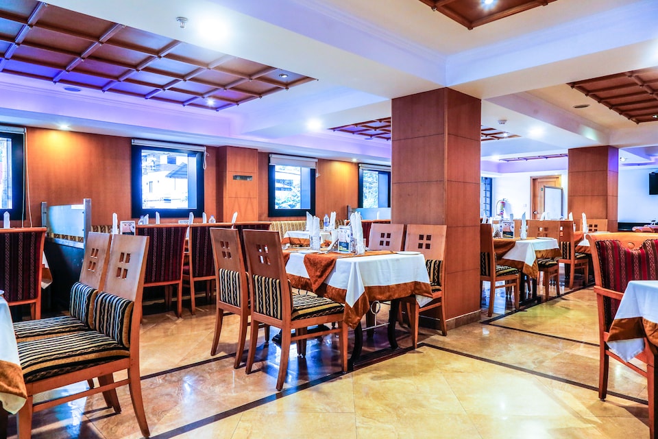 OYO 5864 The Classik Fort, Vytilla Kochi, Kochi