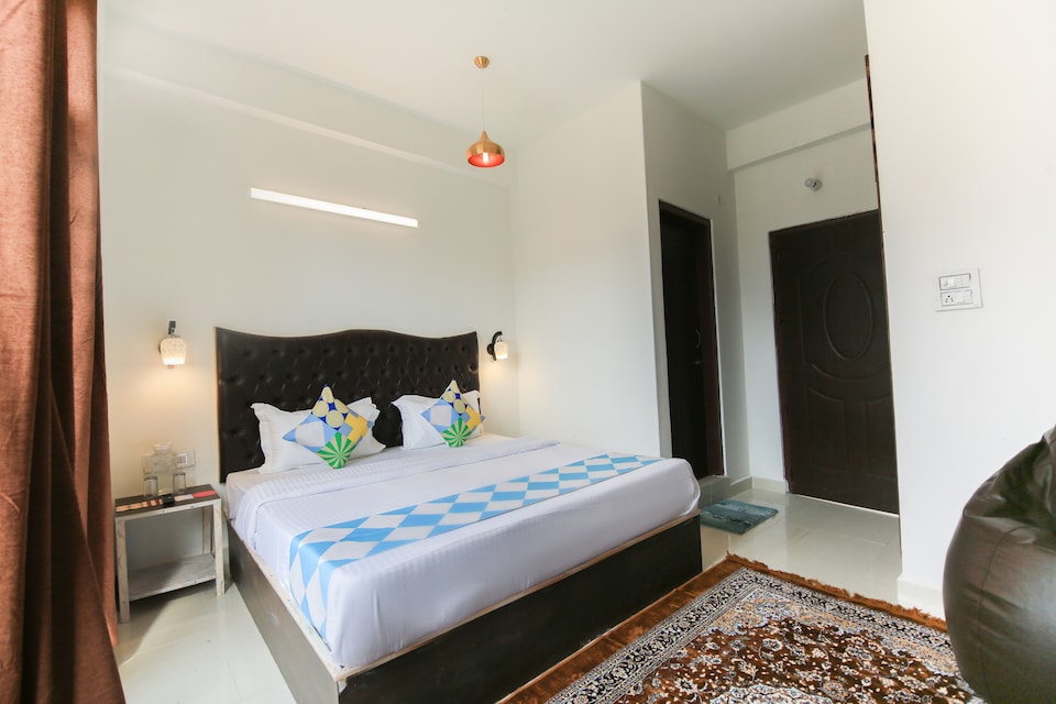 OYO Home 70699 Elegant Studio Naggar Road, Naggar Road, Manali
