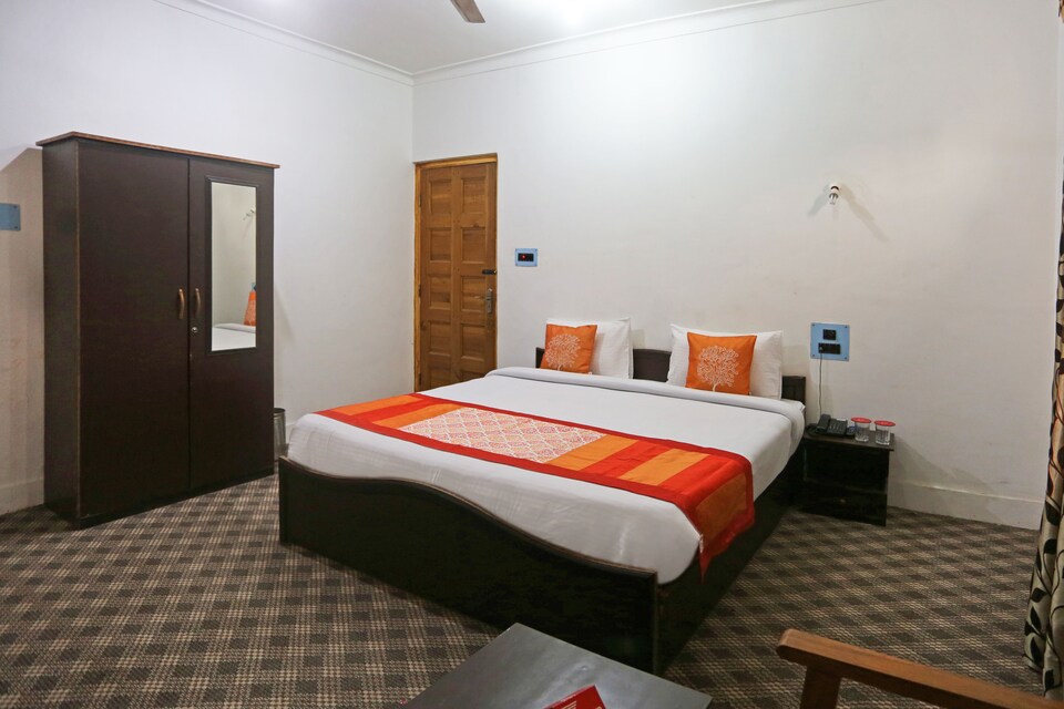 OYO Rooms 126 Jawahar Nagar, Rajbagh Srinagar, Srinagar