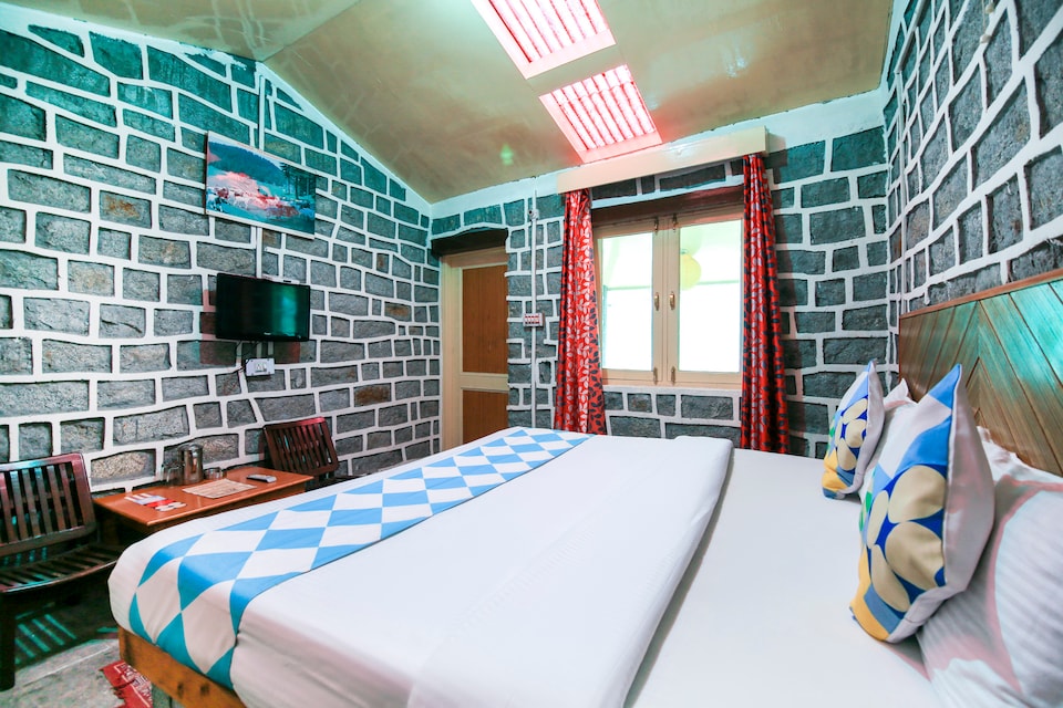 OYO Home 70704 Decent Studio Mall Road, Mall Road Manali, Manali