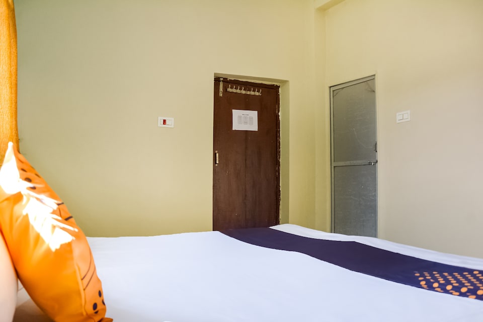 SPOT ON 70724 Sailabala Guest House, Bargarh, Bargarh