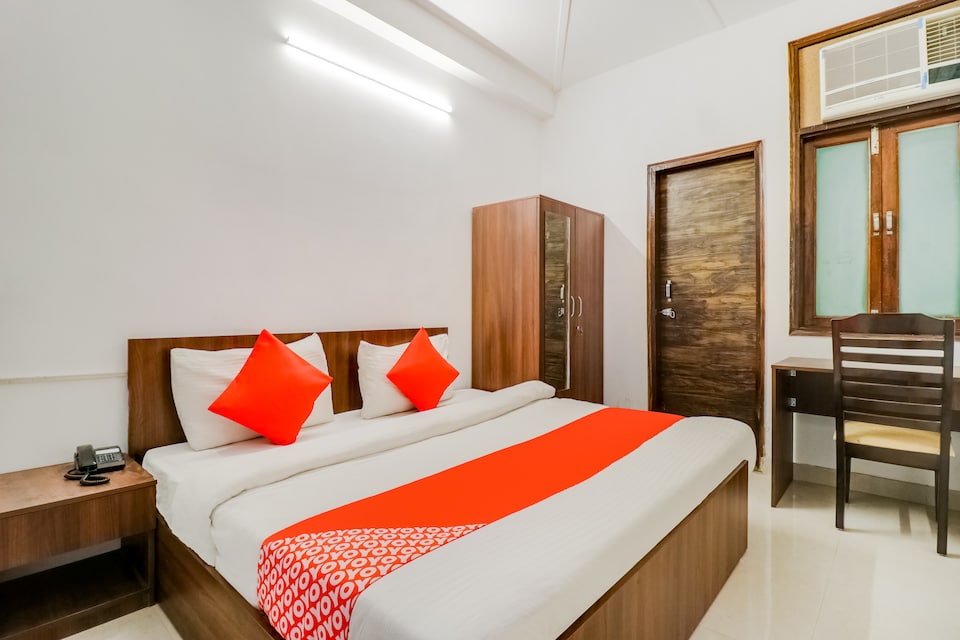OYO 70789 Welcome Palace, Pitampura - Rohini Delhi, Delhi