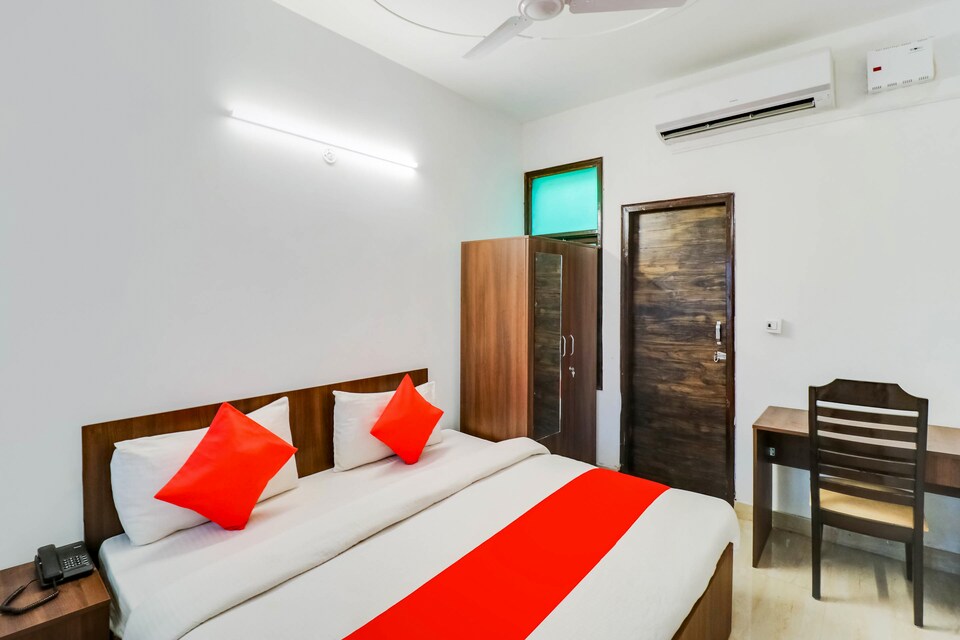 OYO 70789 Welcome Palace, Pitampura - Rohini Delhi, Delhi