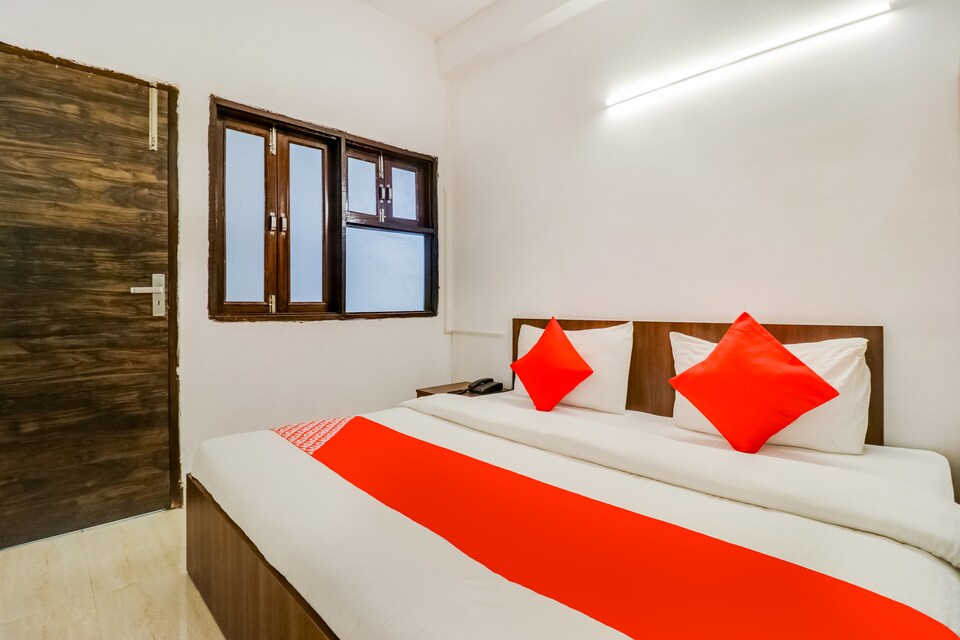 OYO 70789 Welcome Palace, Pitampura - Rohini Delhi, Delhi