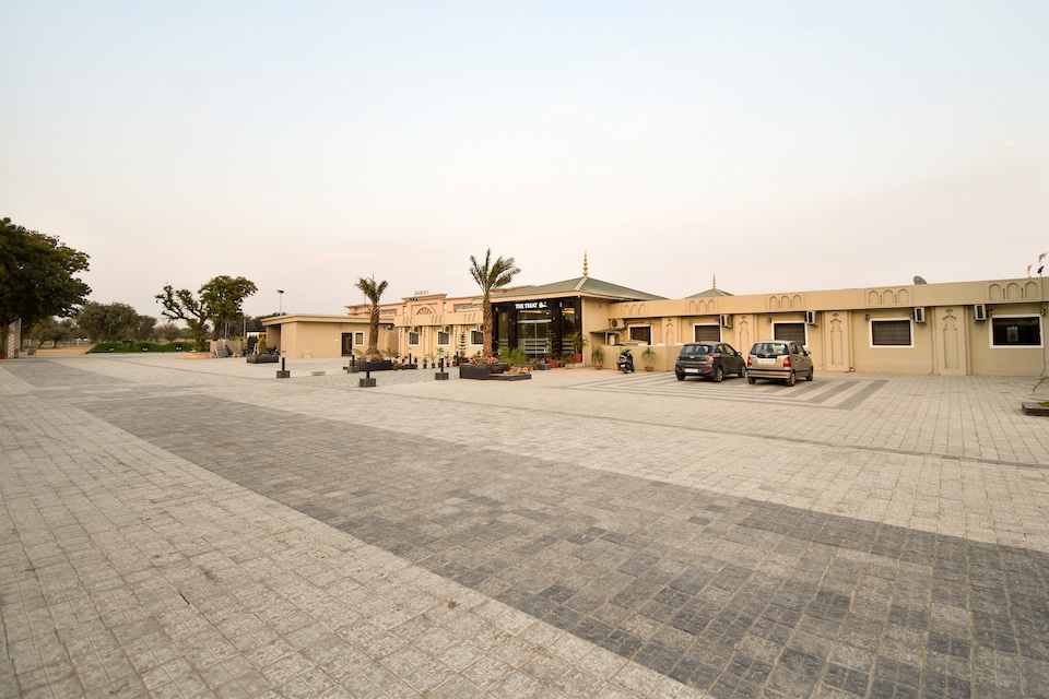 OYO 70805 The Magestic Resort, Mansarovar, Jaipur