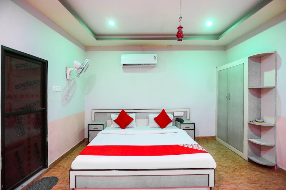 OYO 70814 Hotel Aditya Residency, Neemrana, Neemrana