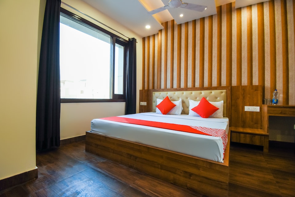 OYO 70825 Hotel Road Star, Golden Temple Road Amritsar, Amritsar