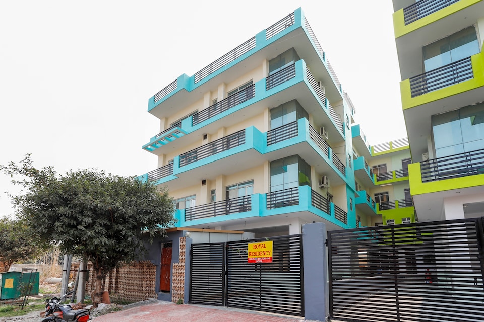 Capital O Royal Residency 2 Near Noida Sector 81 Metro Station, Noida Expressway SEZ, Noida