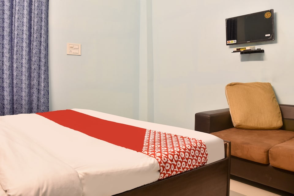 OYO 70835 Vidhya Palace, Hoshangabad Road, Bhopal