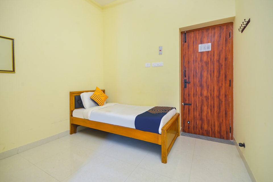 SPOT ON Rr Hotel, Gandhipuram Coimbatore, Coimbatore