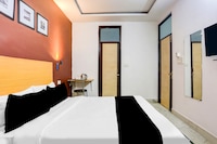Super Hotel O East Punjabi Bagh Near Metro Station