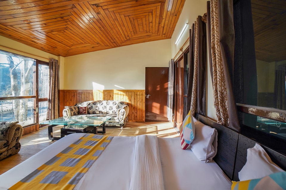 OYO Home 70916 You & Me Exotic Stay, Mall Road Nainital, Nainital