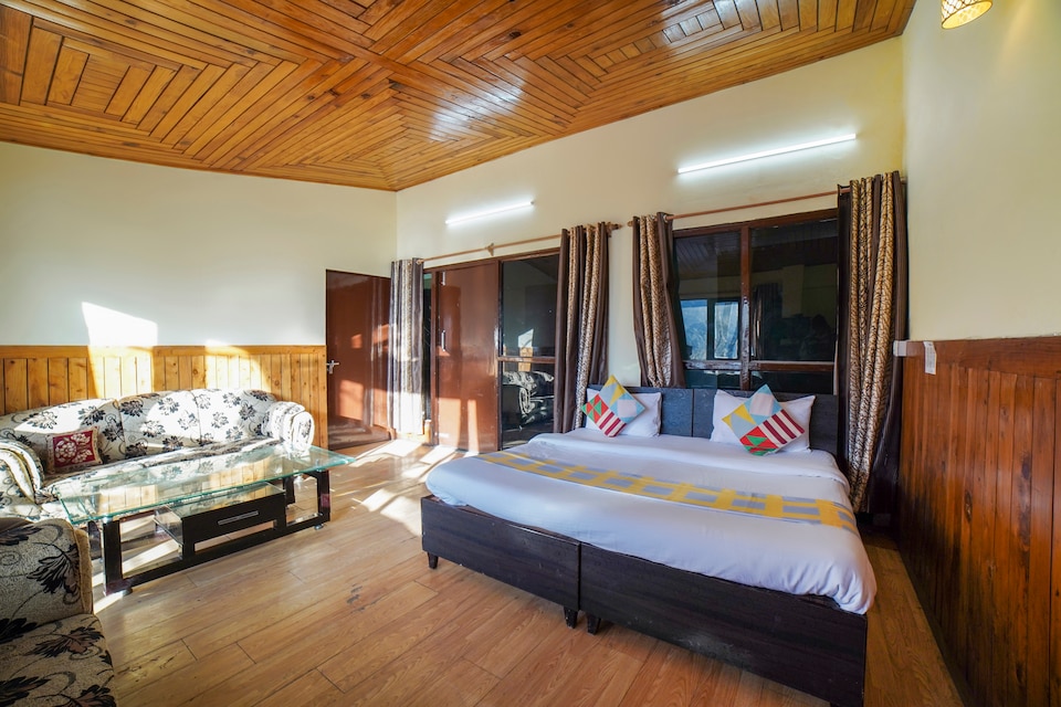 OYO Home 70916 You & Me Exotic Stay, Mall Road Nainital, Nainital