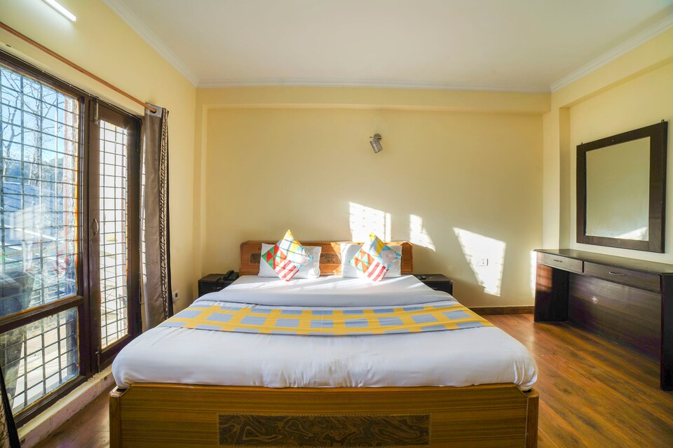 OYO Home 70918 You & Me Blissful Stay, Mall Road Nainital, Nainital