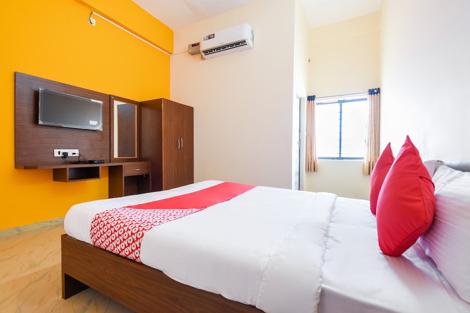 OYO 70920 Hotel New Poorvi Residency, Hospet, Hospet