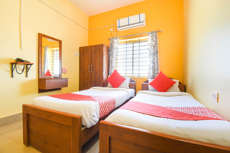 OYO 70921 New Royal Palace Lodge, Hospet, Hospet