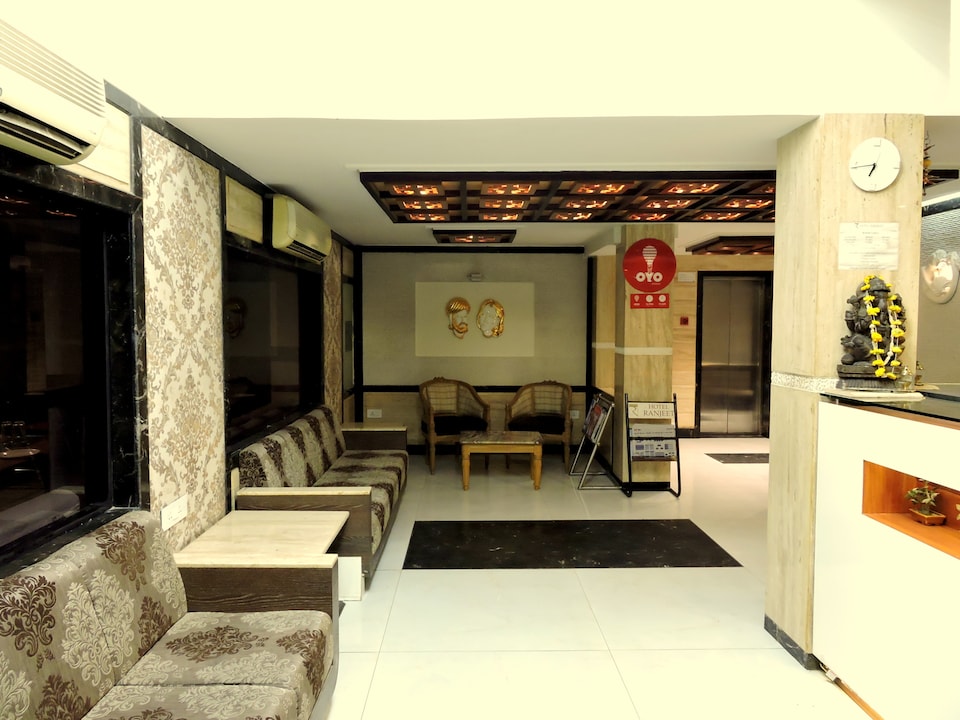 OYO 5894 Hotel Ranjeet, Hamidia Road Bhopal, Bhopal