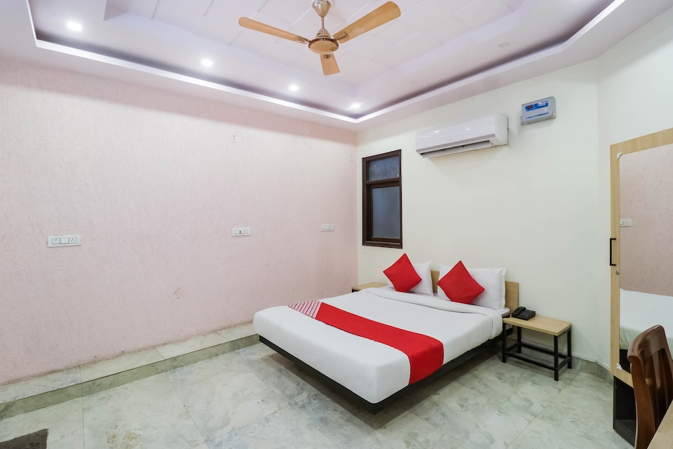 OYO 70970 Ashoka Residency , AIIMS Delhi, Delhi