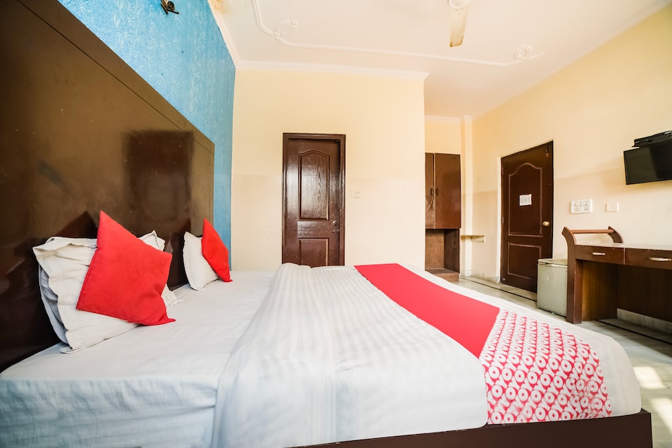OYO 70983 Hotel Citi Heart, Karol Bagh Delhi, दिल्ली