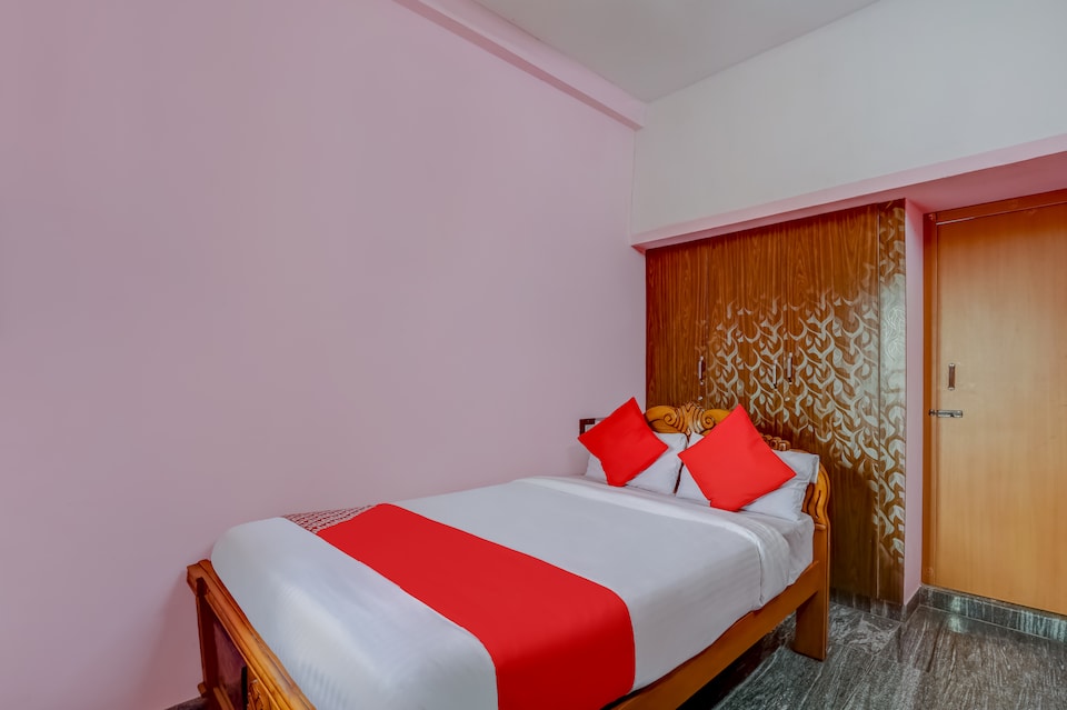 OYO 70986 Abi Plaza, Dharmapuri, Salem
