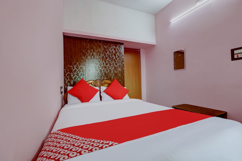 OYO 70986 Abi Plaza, Dharmapuri, Salem