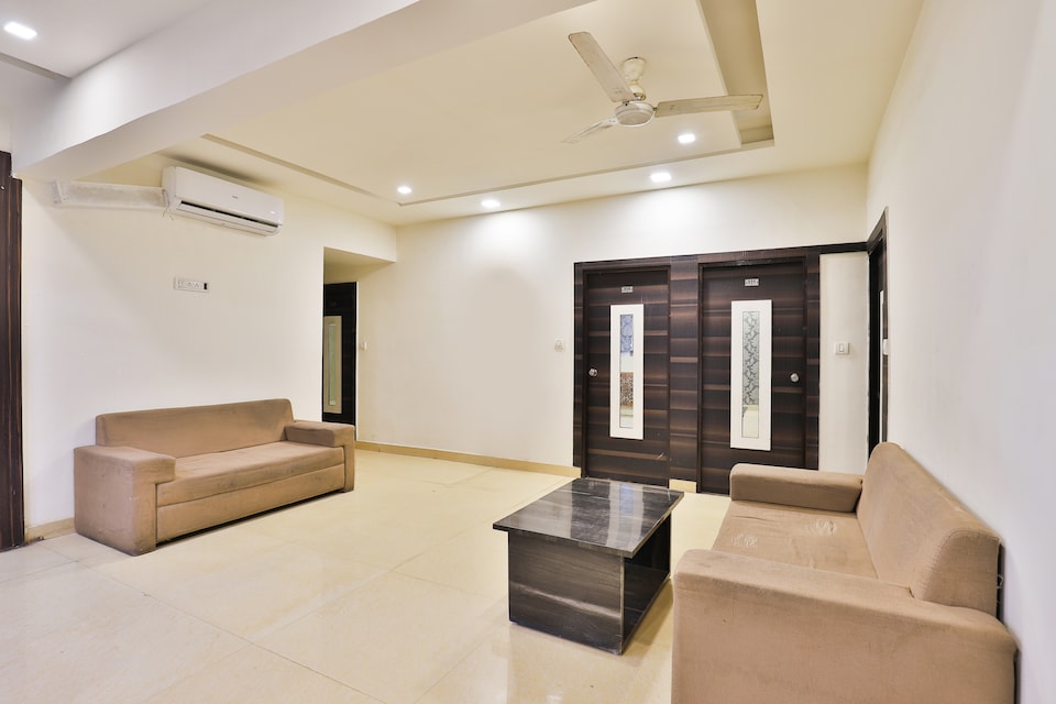 OYO 5904 Hotel Midway Inn, Sector 16 Gandhinagar, Gandhinagar