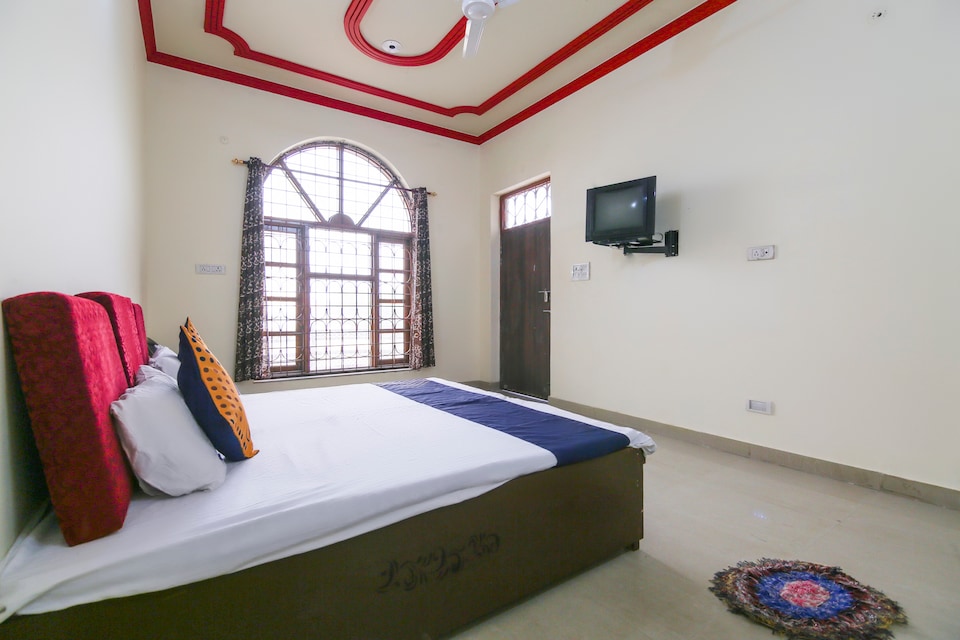SPOT ON 71009 Dauji Home Stay, Fatehabad Road, Agra