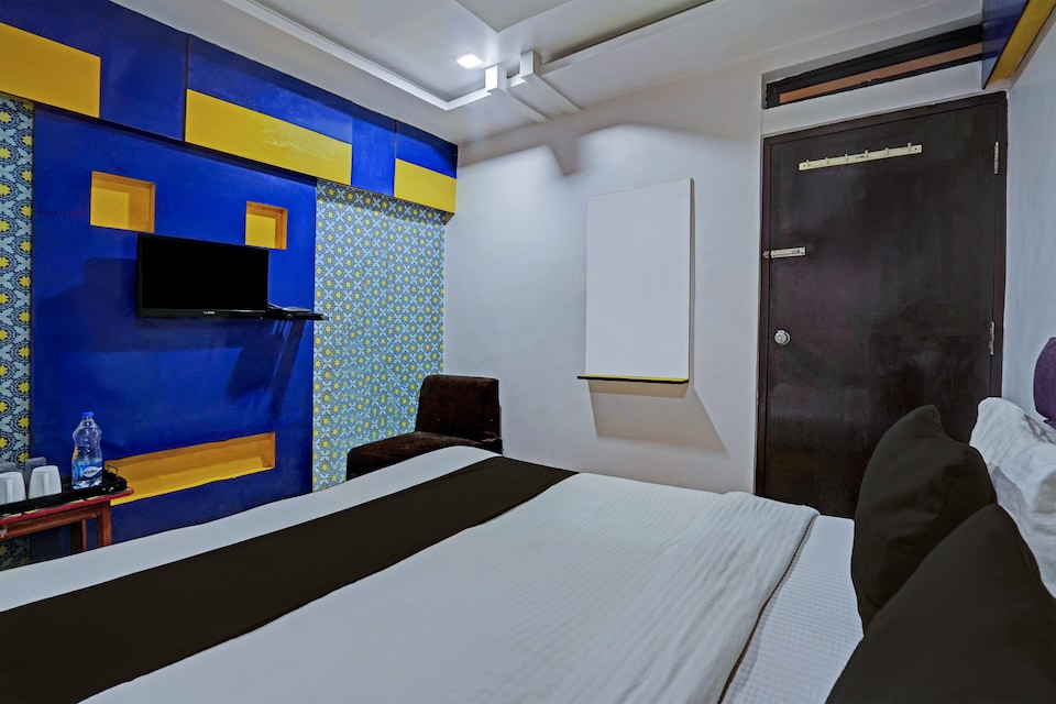 OYO Flagship Hotel Sagar Palace, Ashram Road Ahmedabad, Ahmedabad