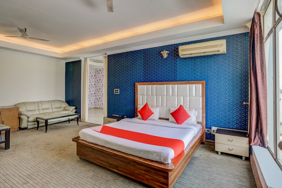 OYO 71042 Sahara Estate, Golghar, Gorakhpur