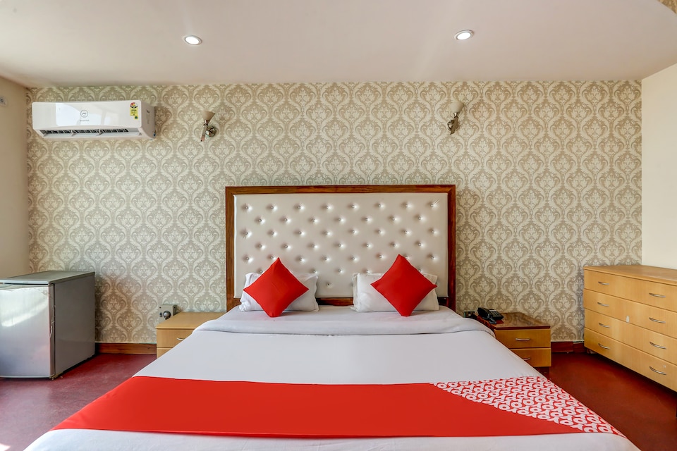 OYO 71042 Sahara Estate, Golghar, Gorakhpur