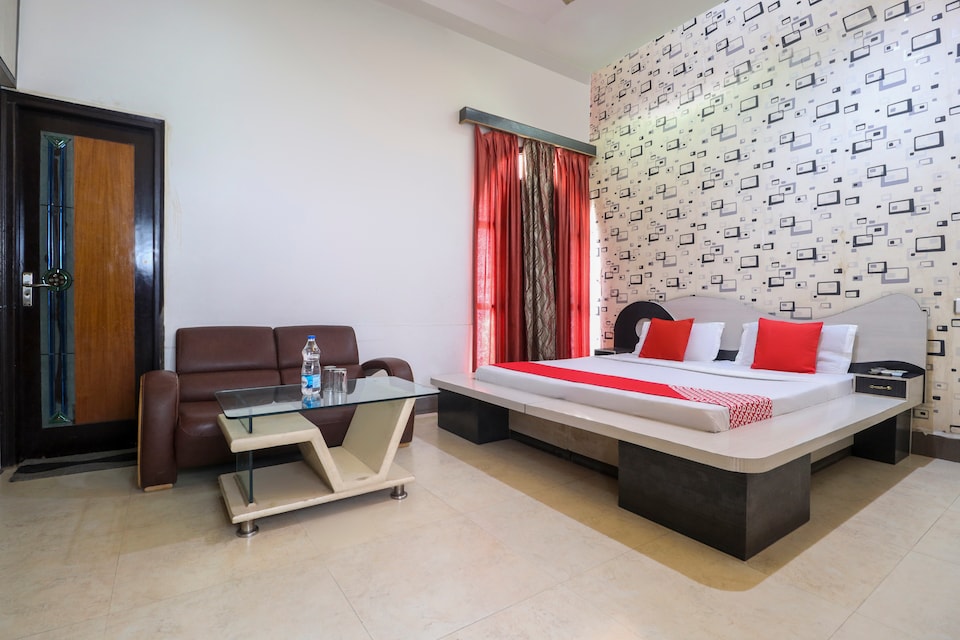 OYO 71049 Hotel Bajaj Regency, Abohar, Abohar