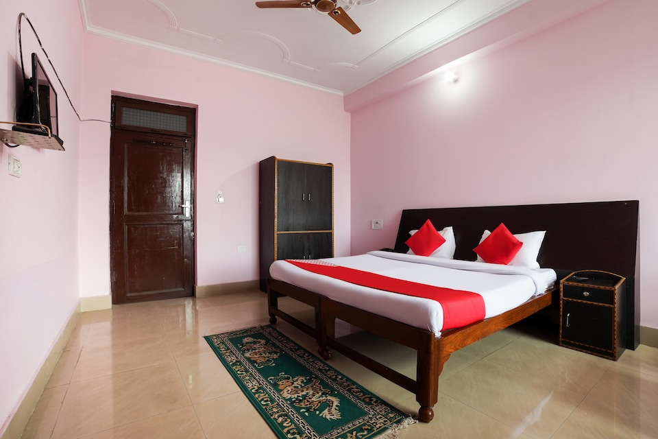 OYO 71056 Bramha Lodge, Katraj Khed Shivapur Pune, Pune