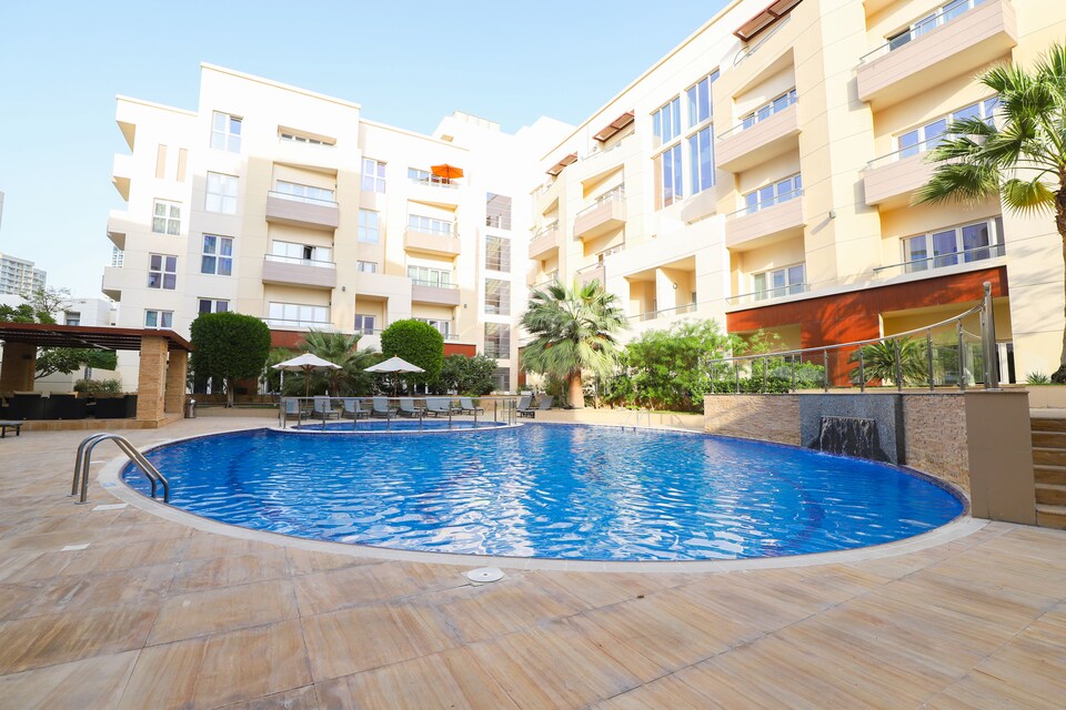 OYO 493 Home Sandoval Gardens Studio Apartment, Jumeirah Village Circle Dubai, دبي