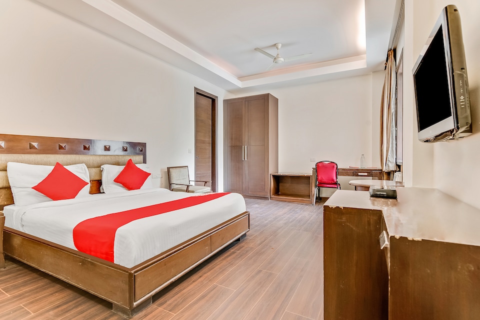 OYO Flagship 5912 Sikanderpur, Golf Course Road, Gurgaon