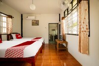 OYO 766 Zompo Baan Din Resort