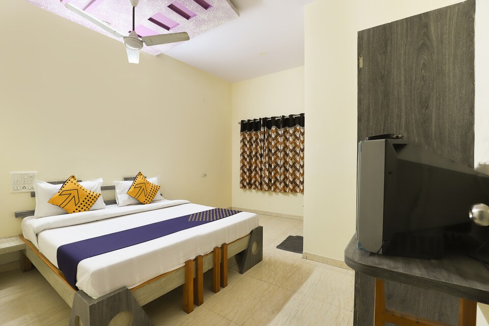 SPOT ON 71082 Hotel Vishala, Kadodra Surat, Surat