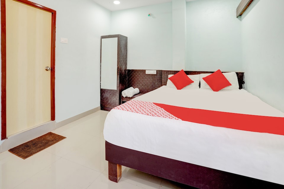 OYO 71095 Hotel Partha Grand, Kurnool, Kurnool