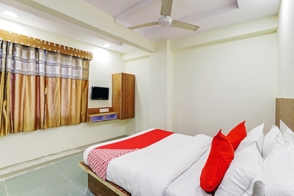 Hotel O Star, Ahmedabad Airport, Ahmedabad